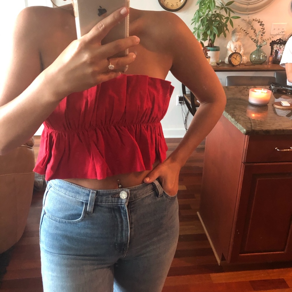 Red crop top - Picture 2 of 5